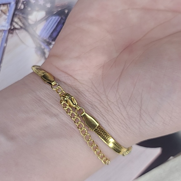 Gold Omega Chain Bracelet Brand New European Design Contemporary Fashion Style - Picture 6 of 6